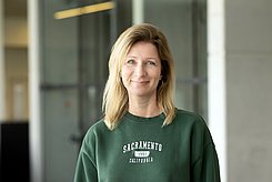 Frau  Sandra Plücker